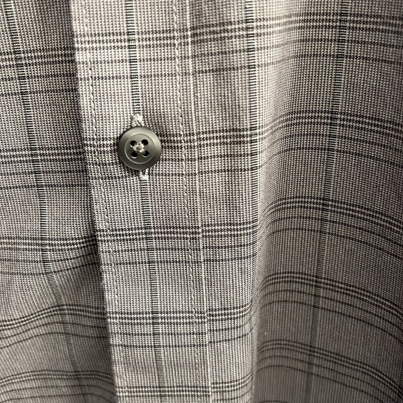 Mens L slim fit stretch DKNY button down. Great condition. - Picture 2 of 5